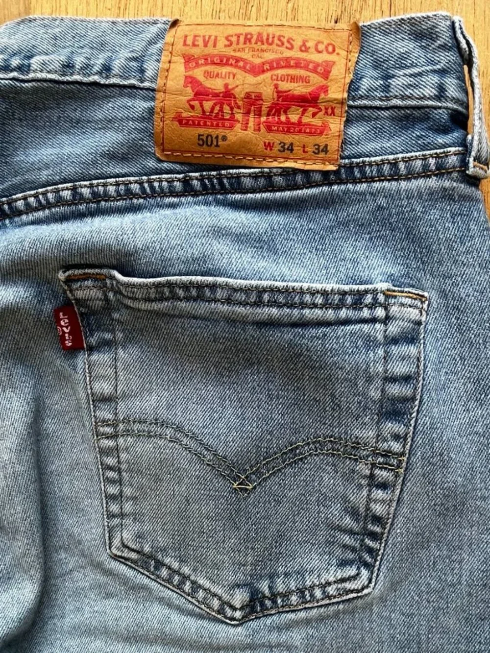 LEVIS 501 BUTTON FLY DESTRUCTED STRAIGHT LEG JEANS MEN’S sz 34W X 34L STRETCH